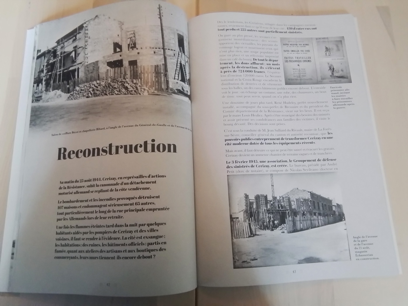 double-page sur la reconstruction après-guerre, avec photos d'archives